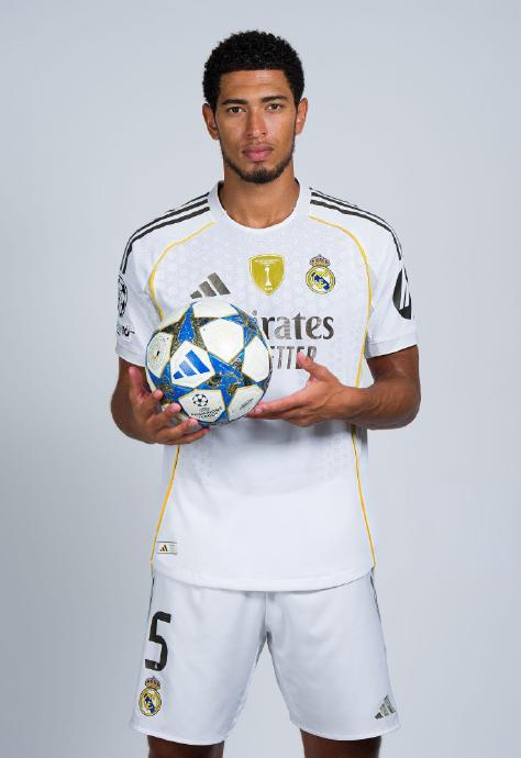 《刺客信条：影》争议风波：玩家打白工的误解与沟通挑战