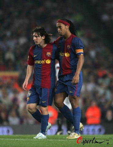 3-1后！让穆帅争2有望：本菲卡半程不败+差对手3