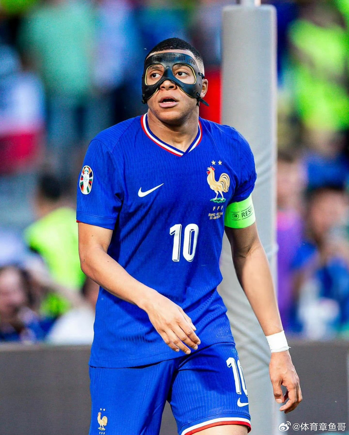 [图]中超-周定洋99分钟绝平 蓉城1-1申花重夺榜首