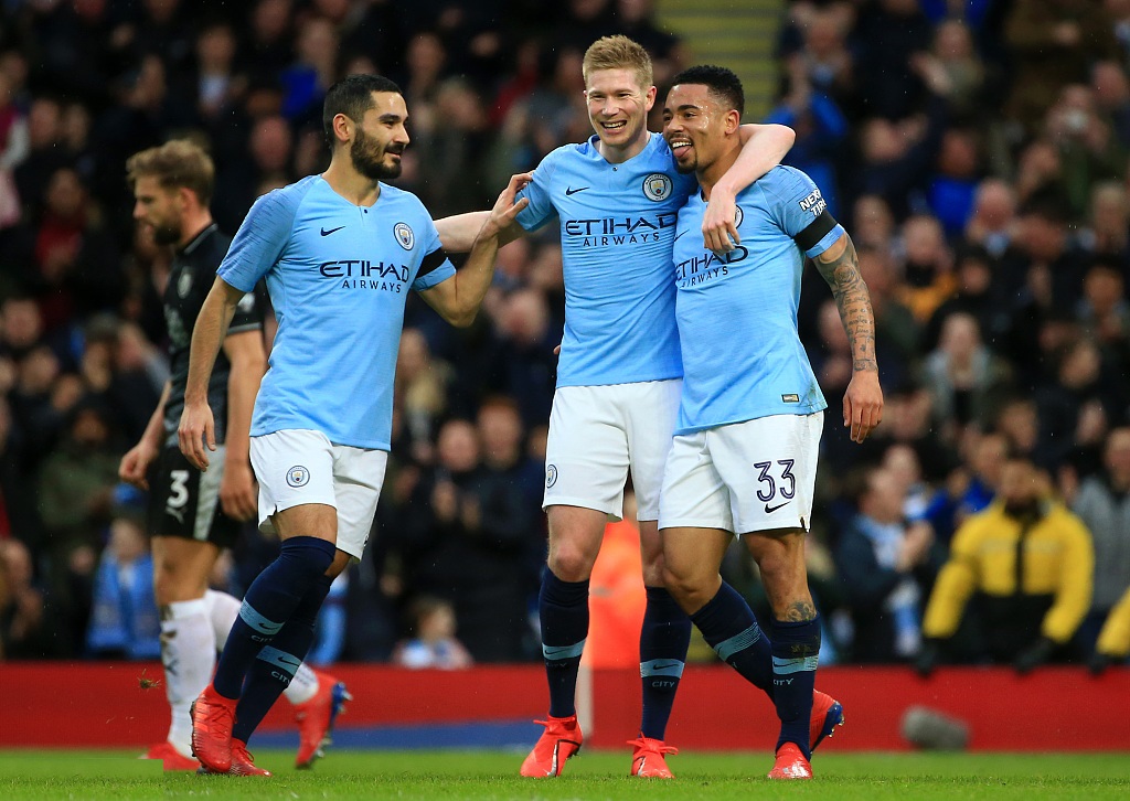 神操作！海港喜得横滨水手中场妖星