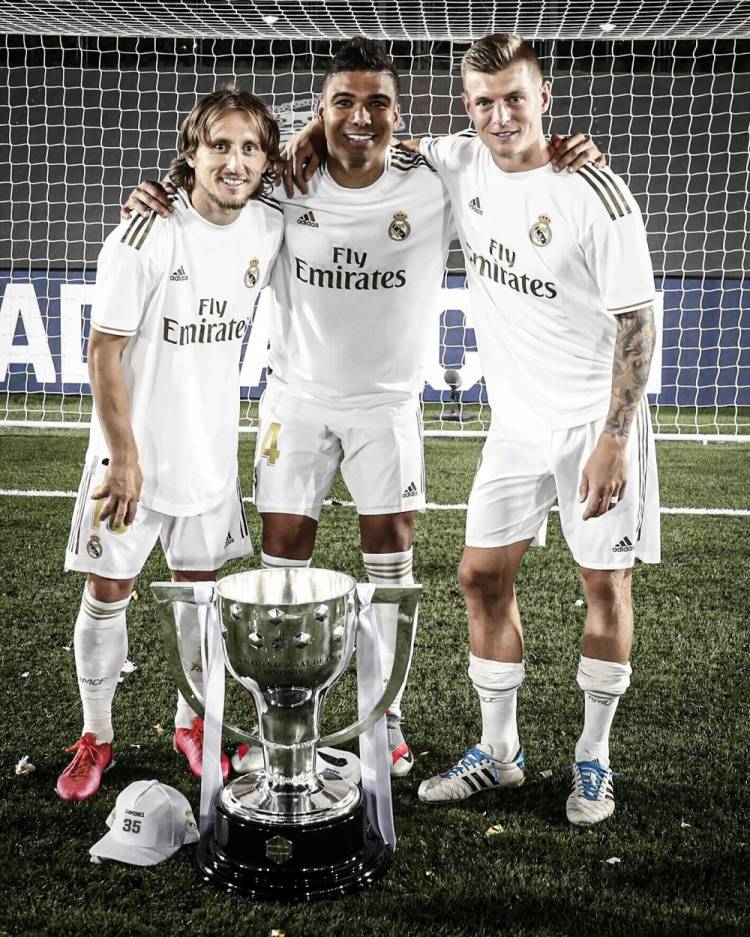 金摇杆公布投票数据：《33号远征队》断崖式第一！