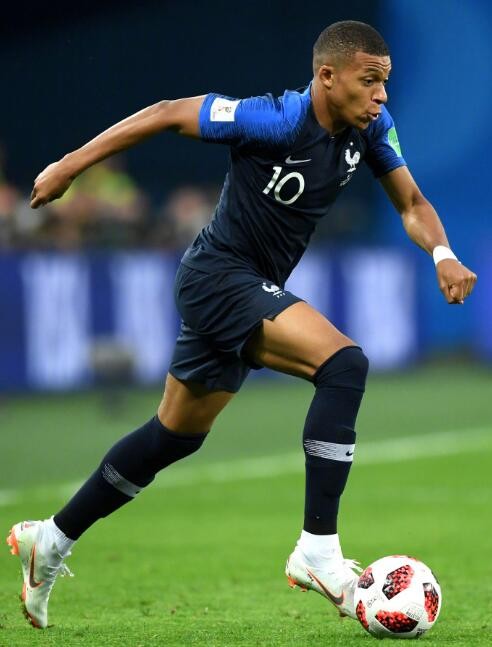 体坛最贵!法媒曝姆巴佩签约合同：3年6.3亿欧超梅西